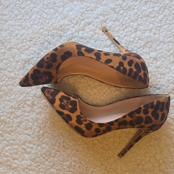 Elisabet Tang Leopard Suede Pumps - Picture 2 of 9